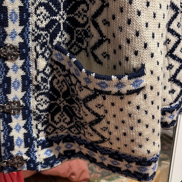 Men's Navy and Cream Norwegian Patterned Sweater / Vintage - Picture 4 of 12